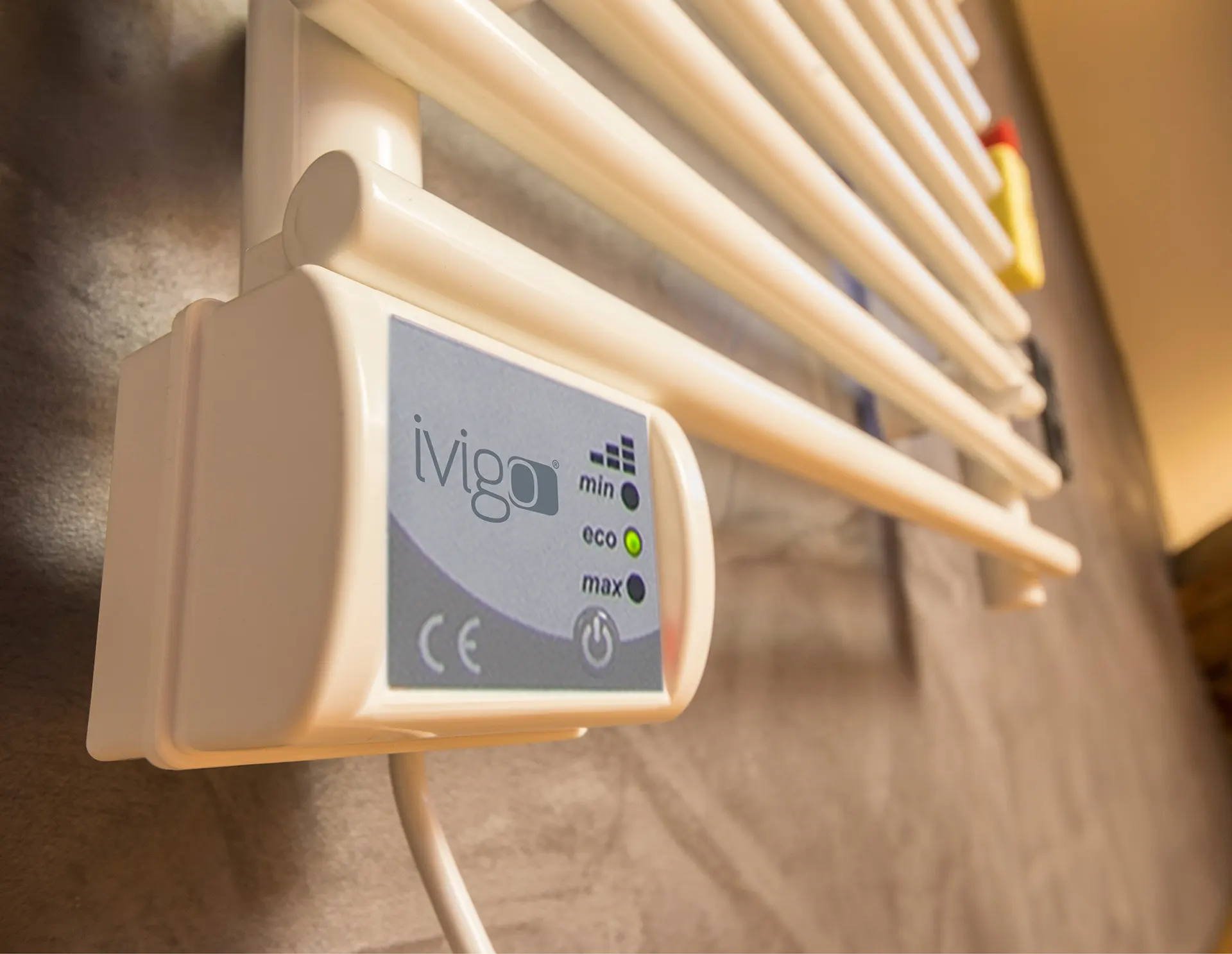 İVİGO EHR 800 Watt Dijital Havlu Isıtıcı Beyaz